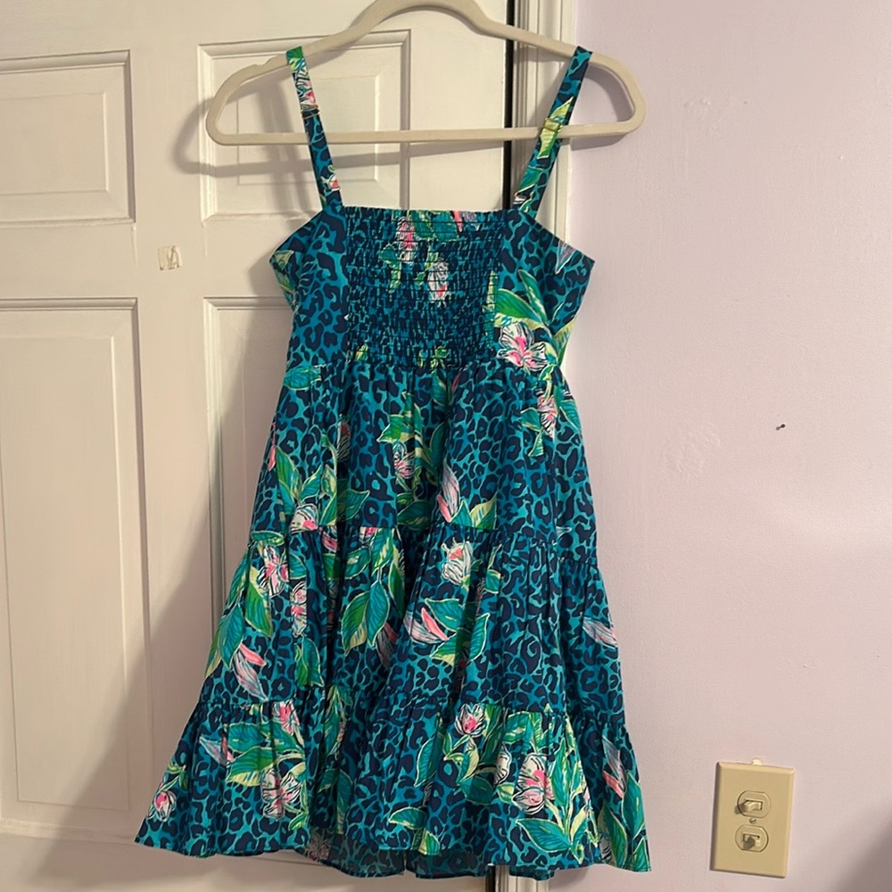 Lilly Pulitzer Patterned Dress adjustable straps. Line new Only wore once.
